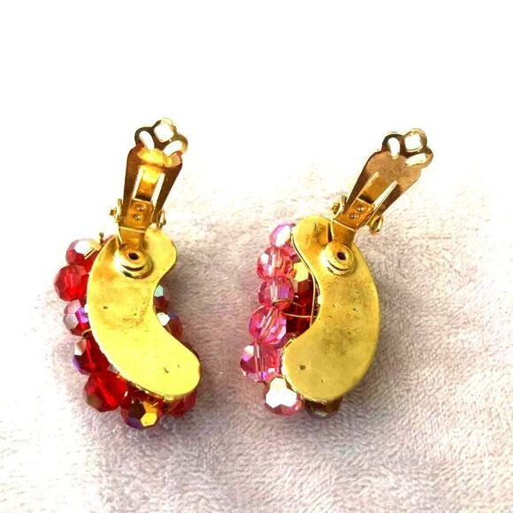 Gorgeous Vintage Aurora Borealis Red and Pink crystal clip-on earrings - Picture 3 of 3